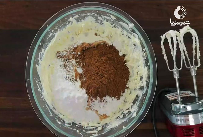 ترکیب مواد اولیه کاپ کیک شکلاتی خیس